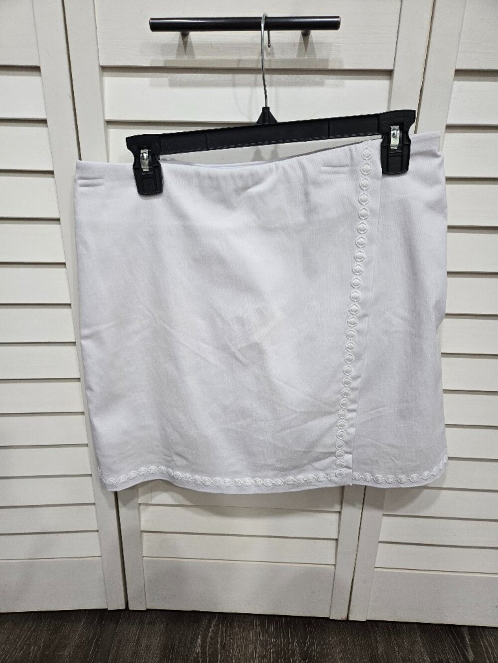 Belle Beach skorts, White, Size 8,by Kim Gravel Ric Rac TrimStretch